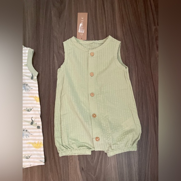 Chick Pea Green and White Dinosaur Rompers size 3/6M-NWT - Picture 3 of 4